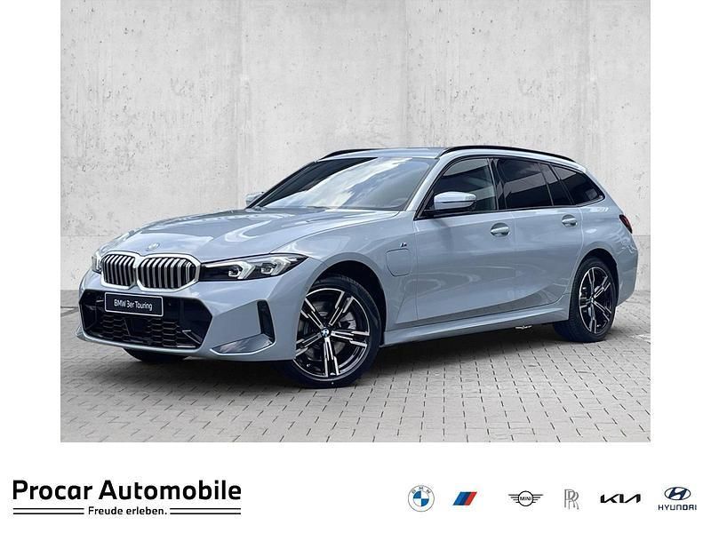 Grau Neu 2025 BMW 330e M Sport Kombi | 62.790 € (Fairer Preis) - Bild 1/4