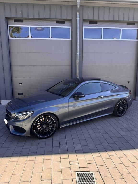 Grau Gebraucht 2017 Mercedes C43 AMG AMG Coupé | 34.900 € (Etwas zu teuer) - Bild 1/4