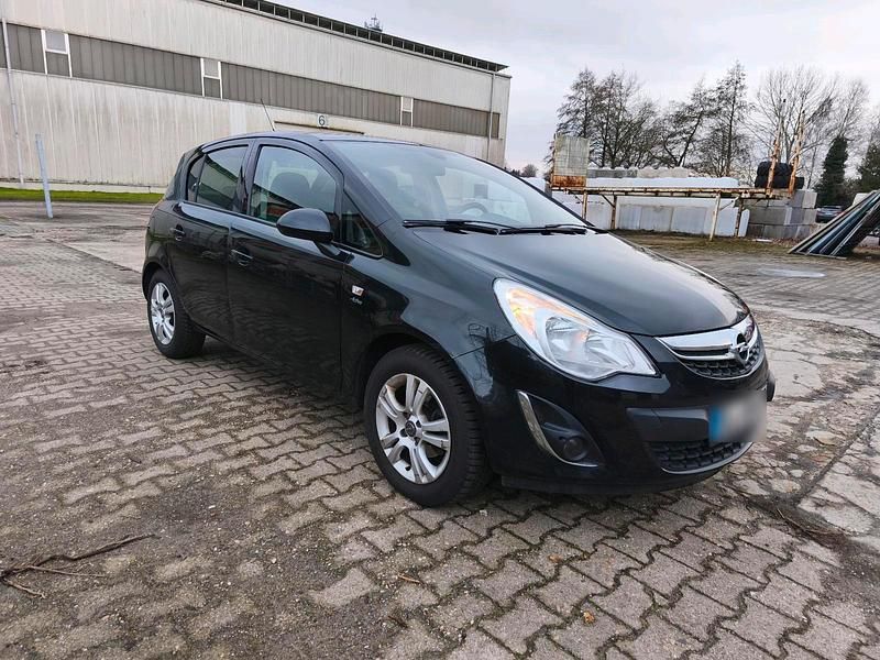 Second-hand Opel Corsa 101 CP (74 kW) 2013 Negru Hatchback