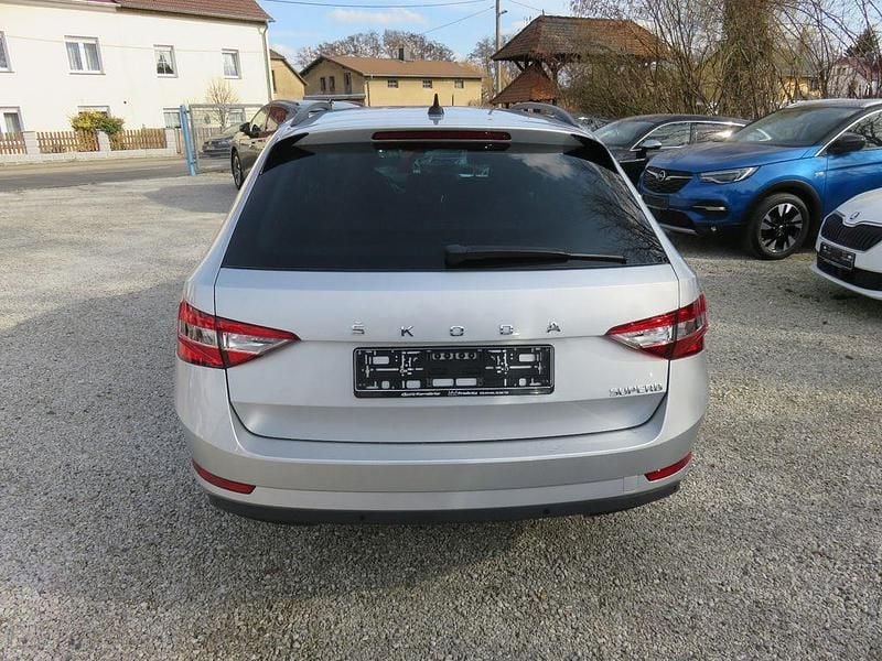 Gebraucht Skoda Superb Ambition 150 PS (110 kW) 2022 Silber Kombi