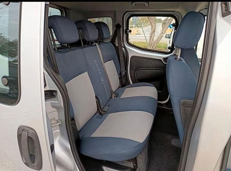 Gebraucht Citroën Nemo Attraction 75 PS (55 kW) 2011 Silber Van / Kleinbus