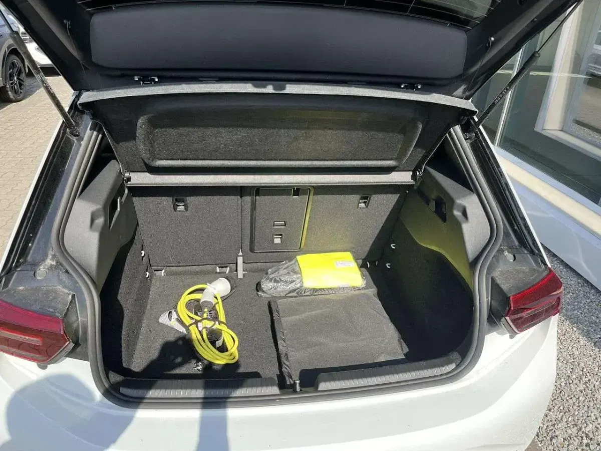 Gebraucht VW ID.3 Pro 150 kW (204 PS) 2025 Gletscherweiß metallic Kleinwagen
