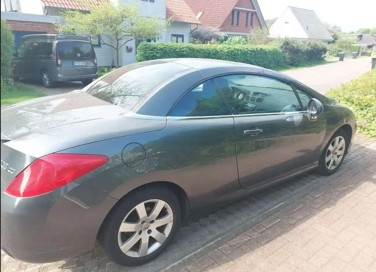 Gebraucht Peugeot 308 CC Platinum 156 PS (114 kW) 2011 Grau Cabrio
