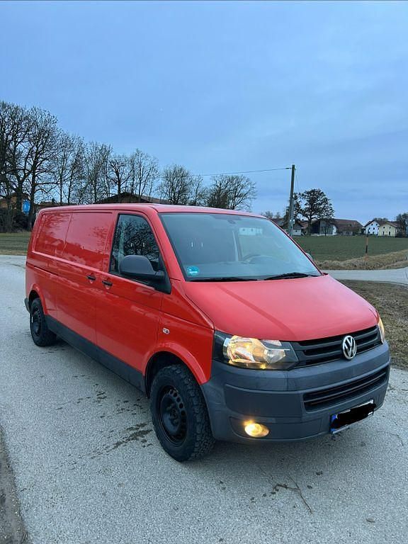 Gebraucht VW Transporter 140 PS (102 kW) 2013 Rot Van
