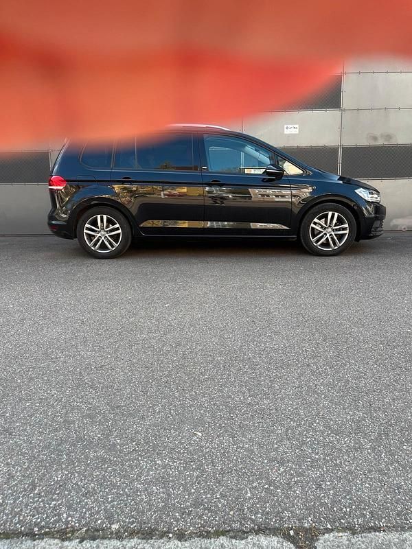 Gebraucht VW Touran Sound 150 PS (110 kW) 2018 Schwarz Van / Kleinbus