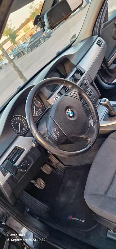 Grün Gebraucht 2008 BMW 318 Kombi | 2.750 € (Fairer Preis) - Bild 1/4