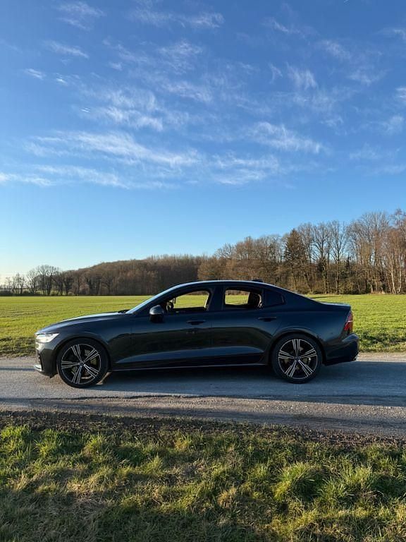 Gebraucht Volvo S60 R-Design 250 PS (183 kW) 2019 Grau Limousine
