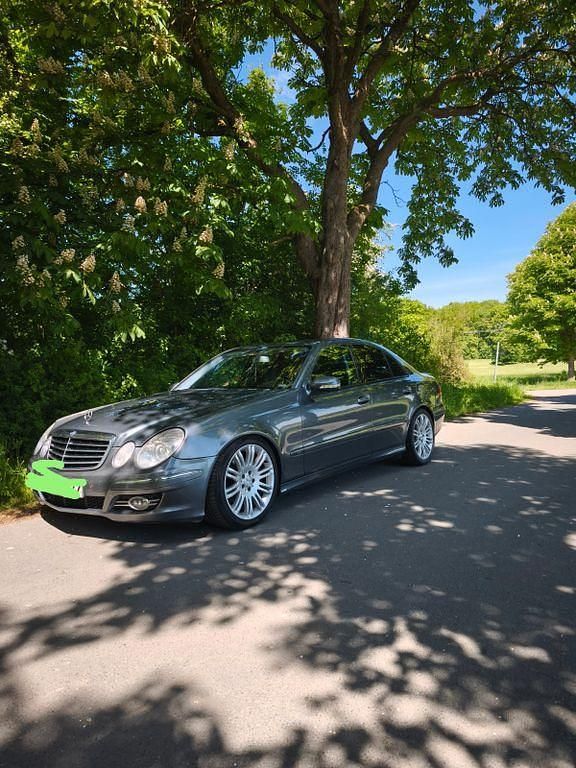 Grau Gebraucht 2008 Mercedes E280 Avantgarde Limousine | 7.300 € (Fairer Preis) - Bild 1/4