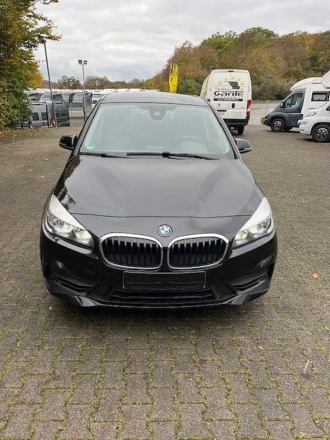 Schwarz Gebraucht 2019 BMW 218 Advantage Kombi | 14.950 € (Guter Preis) - Bild 1/4
