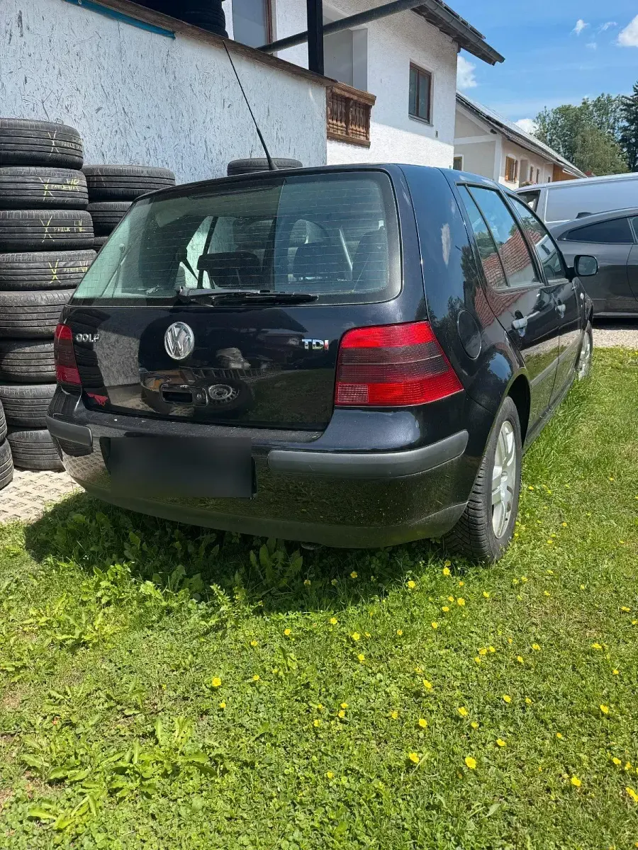 Gebraucht VW Golf IV 101 PS (74 kW) 2002 Schwarz Kleinwagen