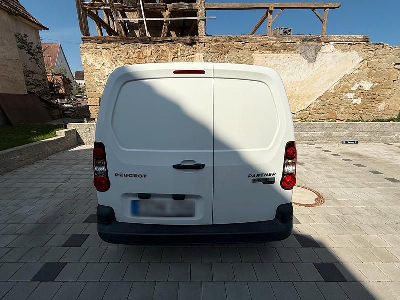 Occasion Peugeot Partner Avantage 75 ch (55 kW) 2017 Blanc Monospace