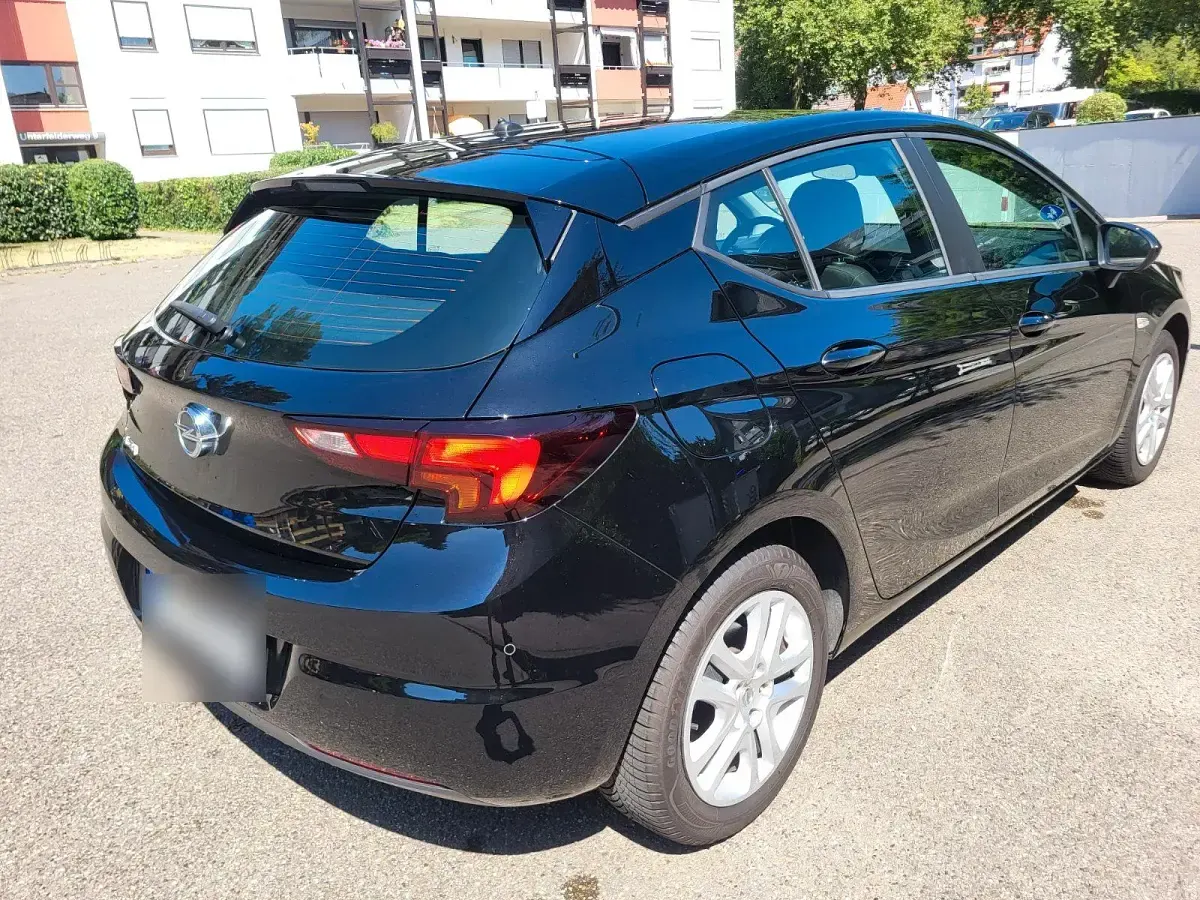 Gebraucht Opel Astra Edition 110 PS (80 kW) 2022 Schwarz Kleinwagen