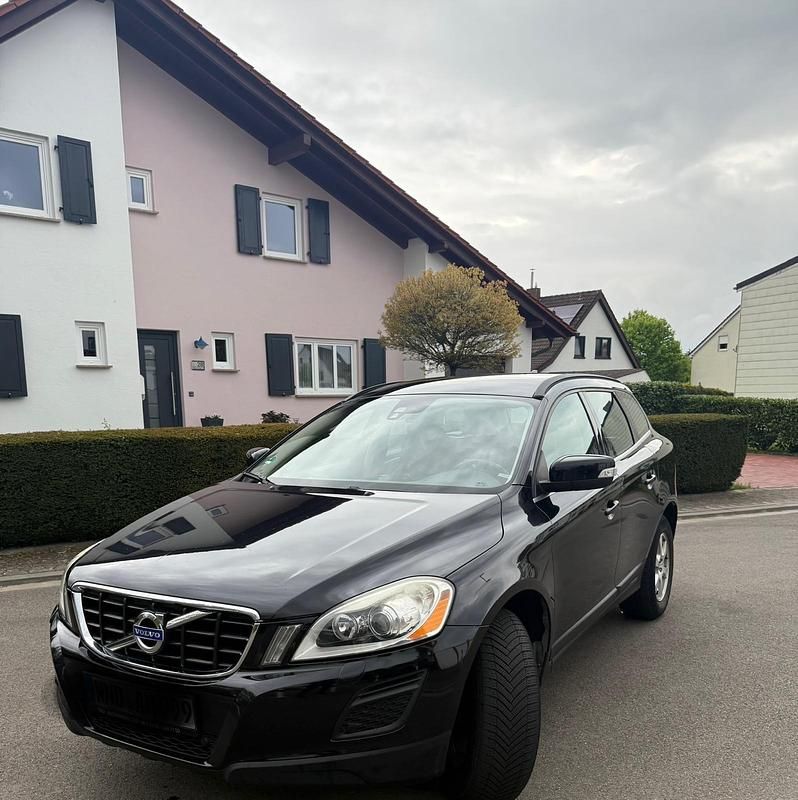 Schwarz Gebraucht 2011 Volvo XC60 SUV | 10.499 € (Fairer Preis) - Bild 1/4
