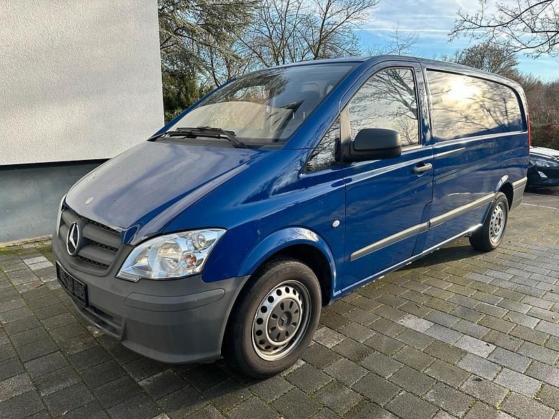 Blau Gebraucht 2013 Mercedes Vito Van / Kleinbus | 5.000 € - Bild 1/4
