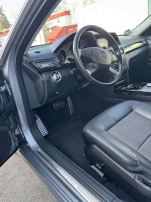 Gebraucht Mercedes E300 Avantgarde 231 PS (169 kW) 2011 Limousine