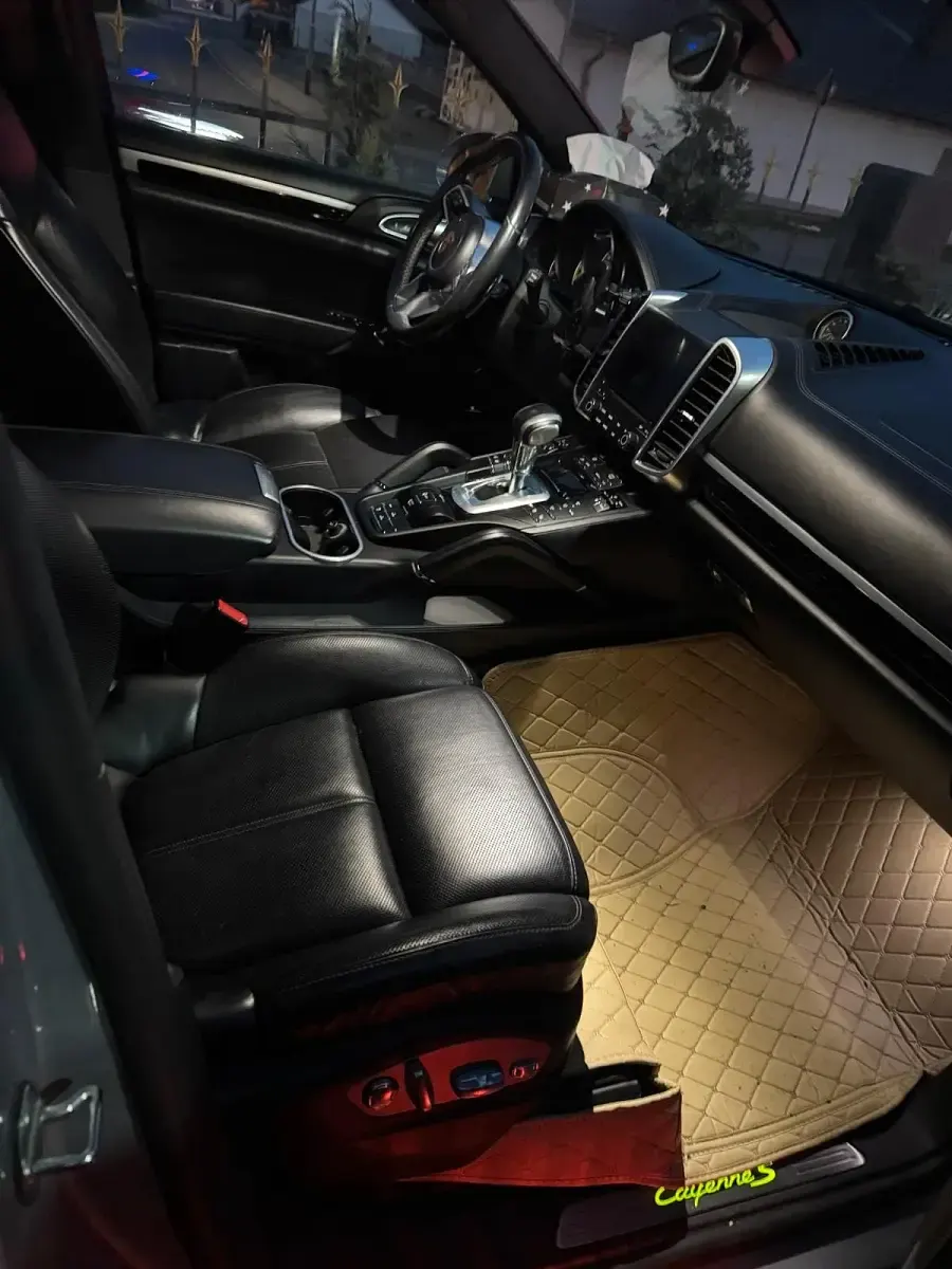 Second-hand Porsche Cayenne 400 CP (294 kW) 2018 Argintiu SUV
