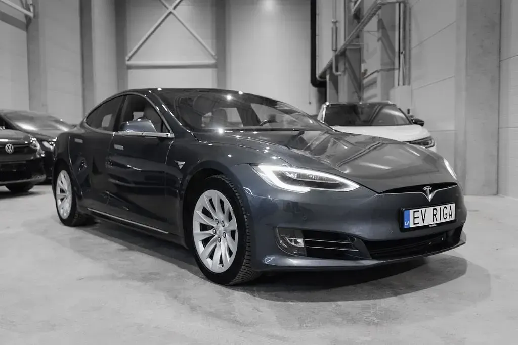 Second-hand Tesla Model S 413 kW (562 CP) 2020 Gri Hatchback