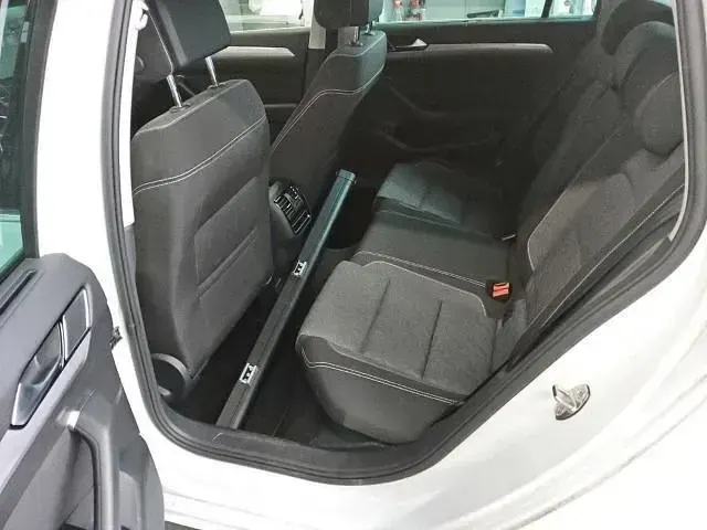 Gebraucht VW Passat Business 190 PS (139 kW) 2023 Weiß Kombi