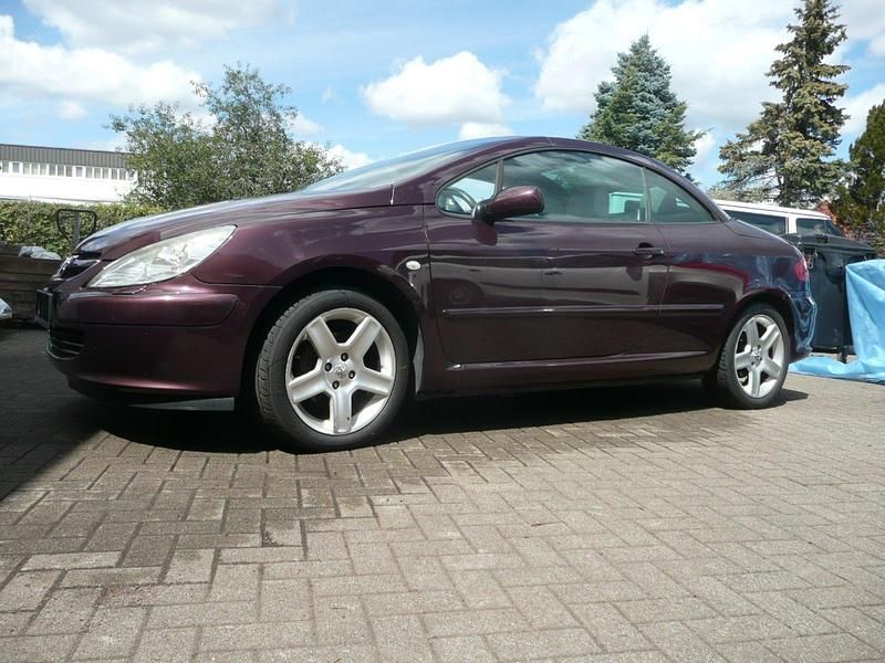 Violet Gebraucht 2004 Peugeot 307 CC Cabrio | 2.890 € (Teuer) - Bild 1/4
