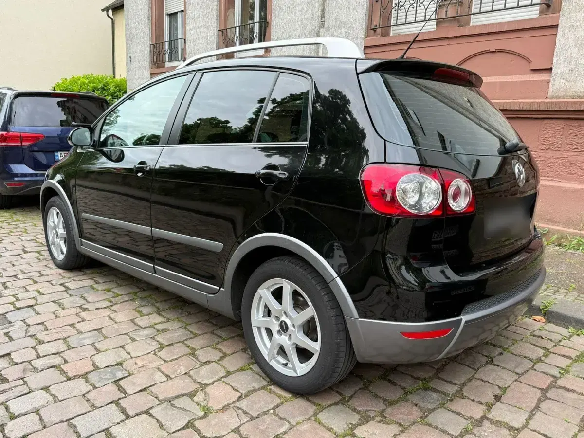 Gebraucht VW Golf Plus Cross 105 PS (77 kW) 2008 Schwarz Van / Kleinbus