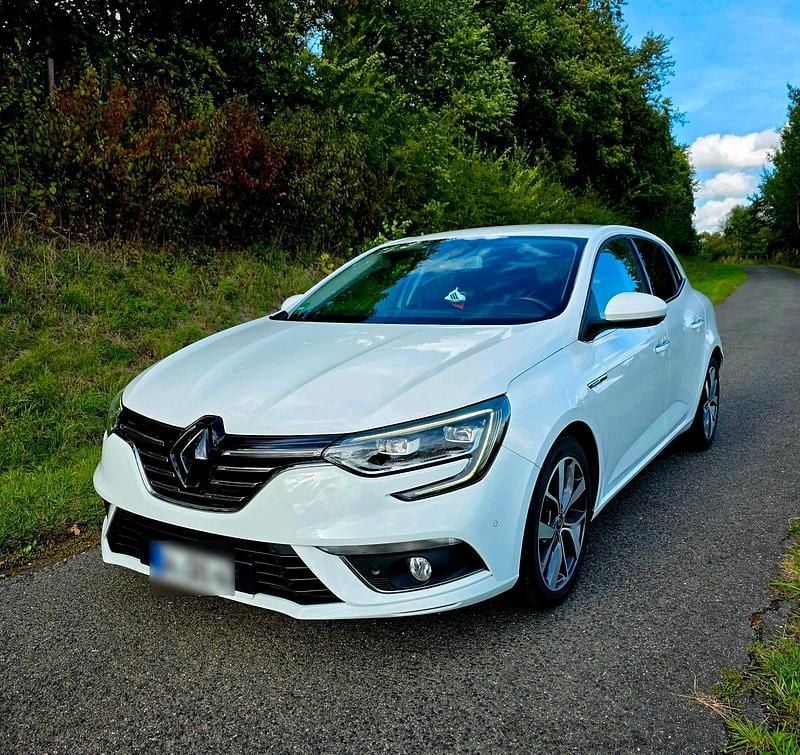 Gebraucht Renault Mégane IV Bose Edition 132 PS (97 kW) 2017 Weiß Kleinwagen