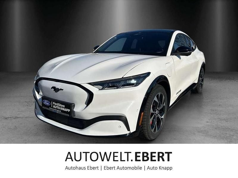 Starweiß Gebraucht 2021 Ford Mustang Mach-E Extended Range SUV | 33.990 € (Superpreis) - Bild 1/4
