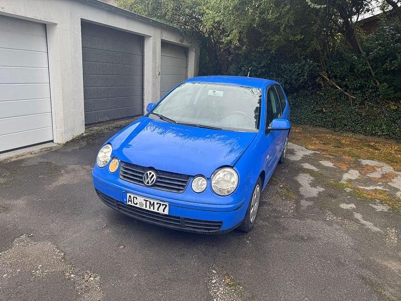 Blau Gebraucht 2003 VW Polo Comfortline Limousine | 890 € (Guter Preis) - Bild 1/4
