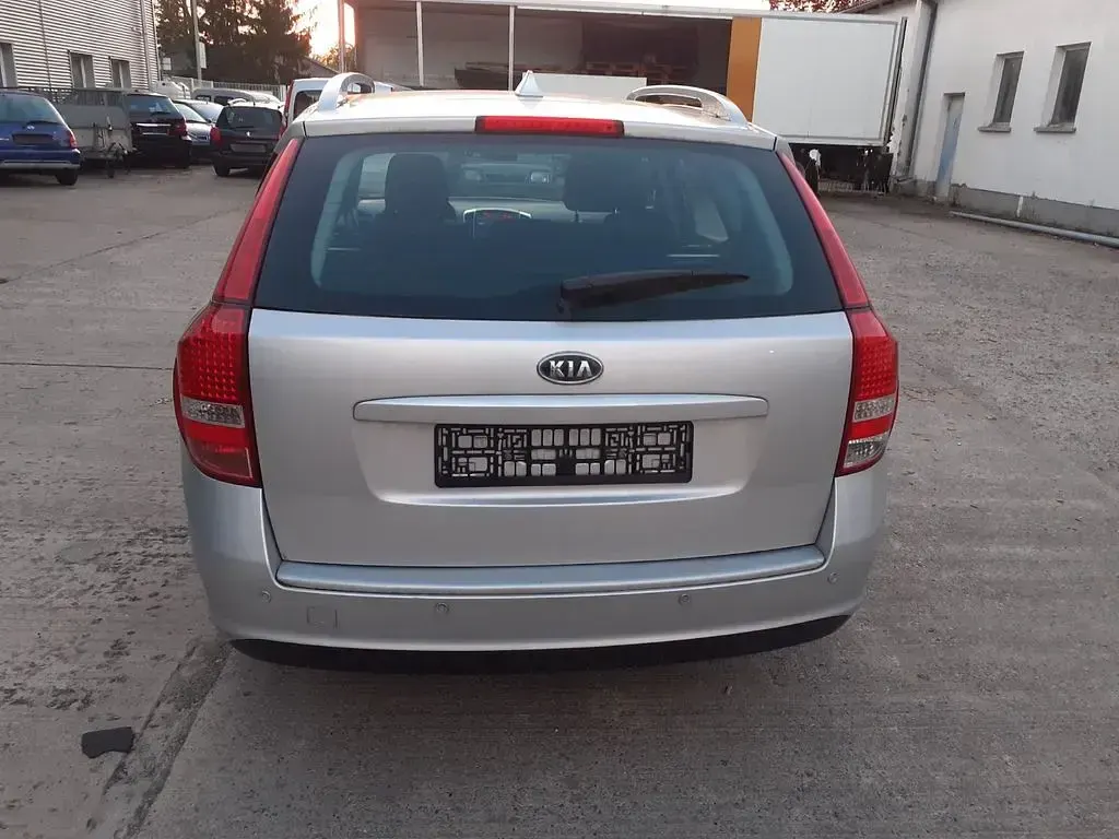 Gebraucht Kia Ceed Sportswagon Vision 90 PS (66 kW) 2012 Silber Kombi