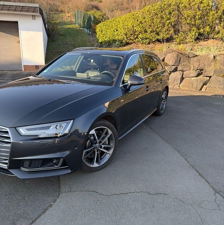 Gebraucht Audi A4 Design 252 PS (185 kW) 2018 Grau Kombi