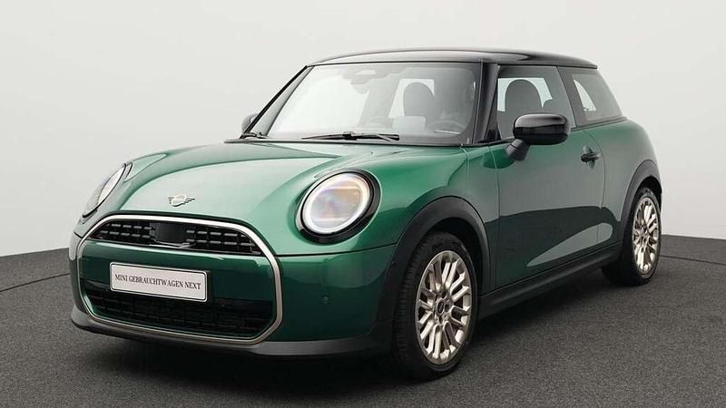 Grün Gebraucht 2024 Mini Cooper Favoured Kleinwagen | 26.374 € (Fairer Preis) - Bild 1/4