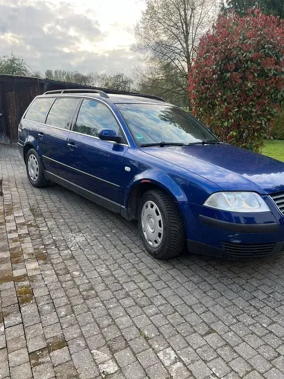 Usata VW Passat 131 CV (96 kW) 2003 Blu Station wagon