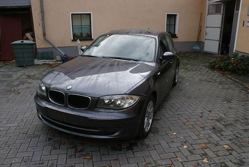Silber Gebraucht 2008 BMW 118 Kleinwagen | 3.750 € (Etwas zu teuer) - Bild 1/4