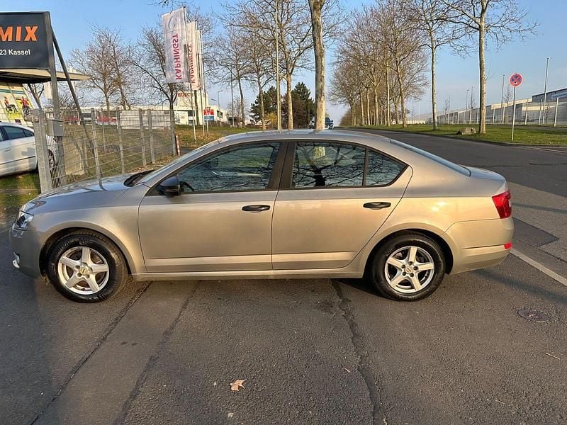 Gebraucht Skoda Octavia Active 105 PS (77 kW) 2014 Beige Limousine