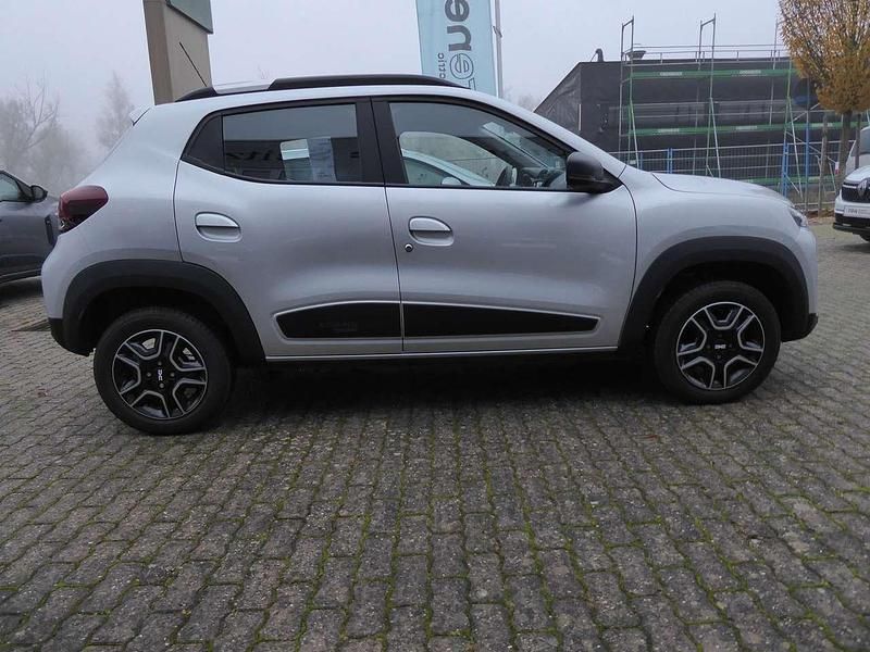 Gebraucht Dacia Spring Essentiel 33 kW (45 PS) 2023 Gris diamond silver Kleinwagen