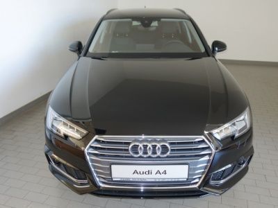 Gebraucht Audi A4 S-Line 190 PS (139 kW) 2019 Schwarz metallic Kombi