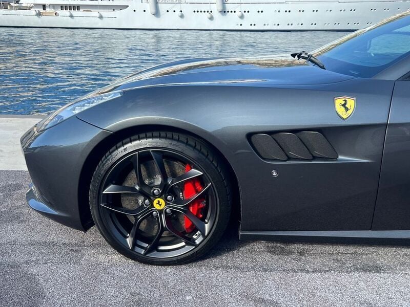 Second-hand Ferrari GTC4Lusso 610 CP (448 kW) 2019 Gri Break