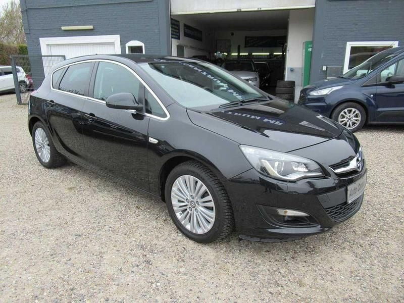 Gebraucht Opel Astra Edition 170 PS (125 kW) 2015 Schwarz Limousine