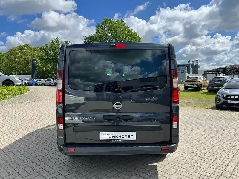 Gebraucht Nissan Primastar Tekna 150 PS (110 kW) 2025 Grau (cometegrau) Van / Kleinbus