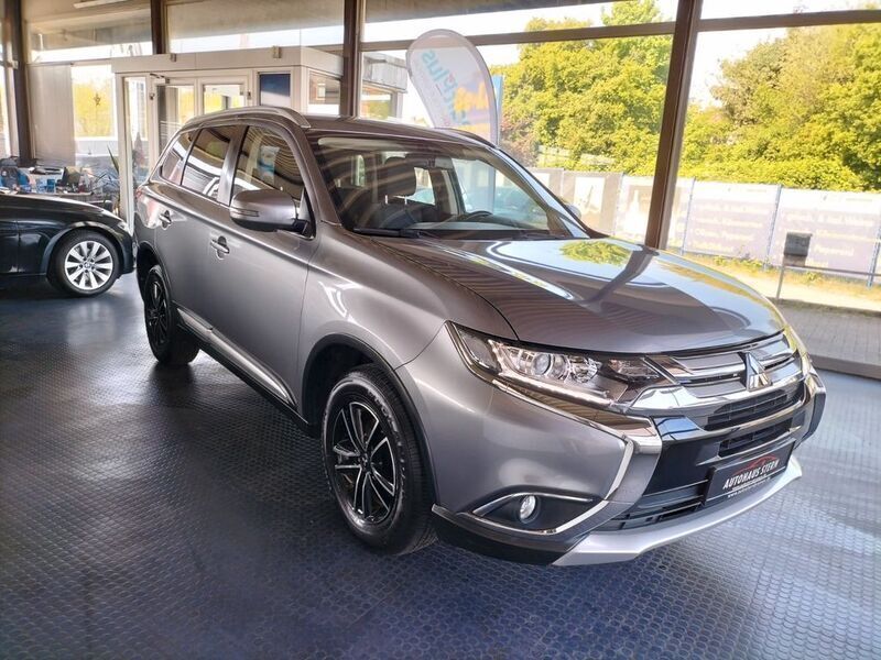 Grau Gebraucht 2018 Mitsubishi Outlander Edition SUV | 16.990 € (Fairer Preis) - Bild 1/4