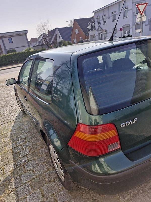 Gebraucht VW Golf IV 102 PS (75 kW) 2001 Grün Kleinwagen