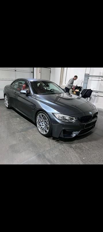 Grau Gebraucht 2016 BMW M4 Cabriolet Competition Edition Cabrio | 45.499 € (Fairer Preis) - Bild 1/4