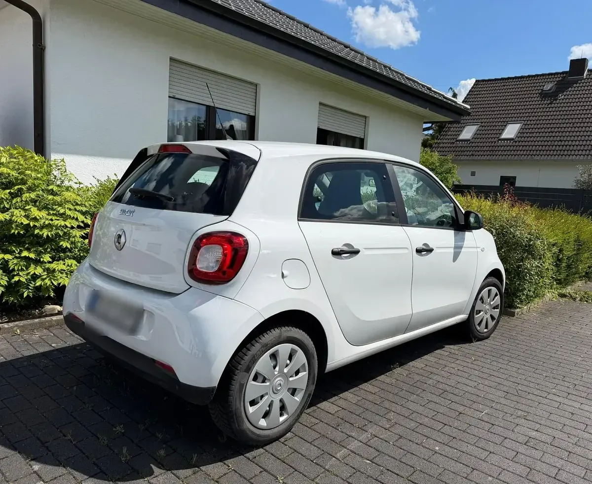 Gebraucht Smart ForFour 72 PS (52 kW) 2016 Weiß Kleinwagen