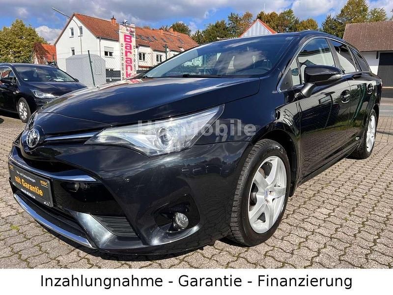 Schwarz Gebraucht 2018 Toyota Avensis Team Kombi | 14.950 € (Fairer Preis) - Bild 1/4