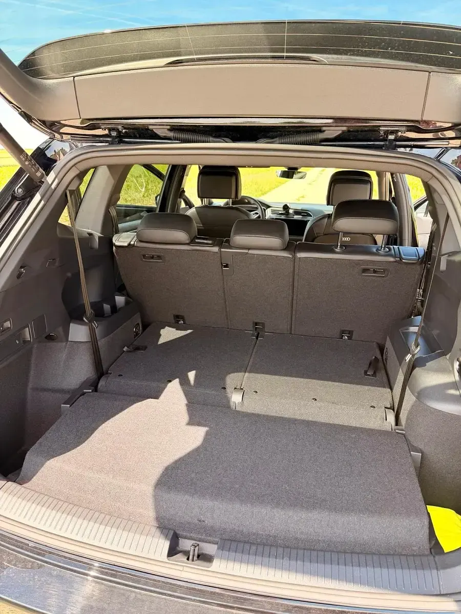 Gebraucht VW Tiguan Allspace R 200 PS (147 kW) 2024 Schwarz SUV