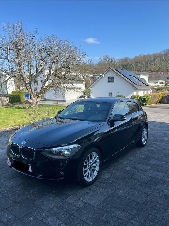 Gebraucht BMW 114 102 PS (75 kW) 2012 Schwarz Kleinwagen