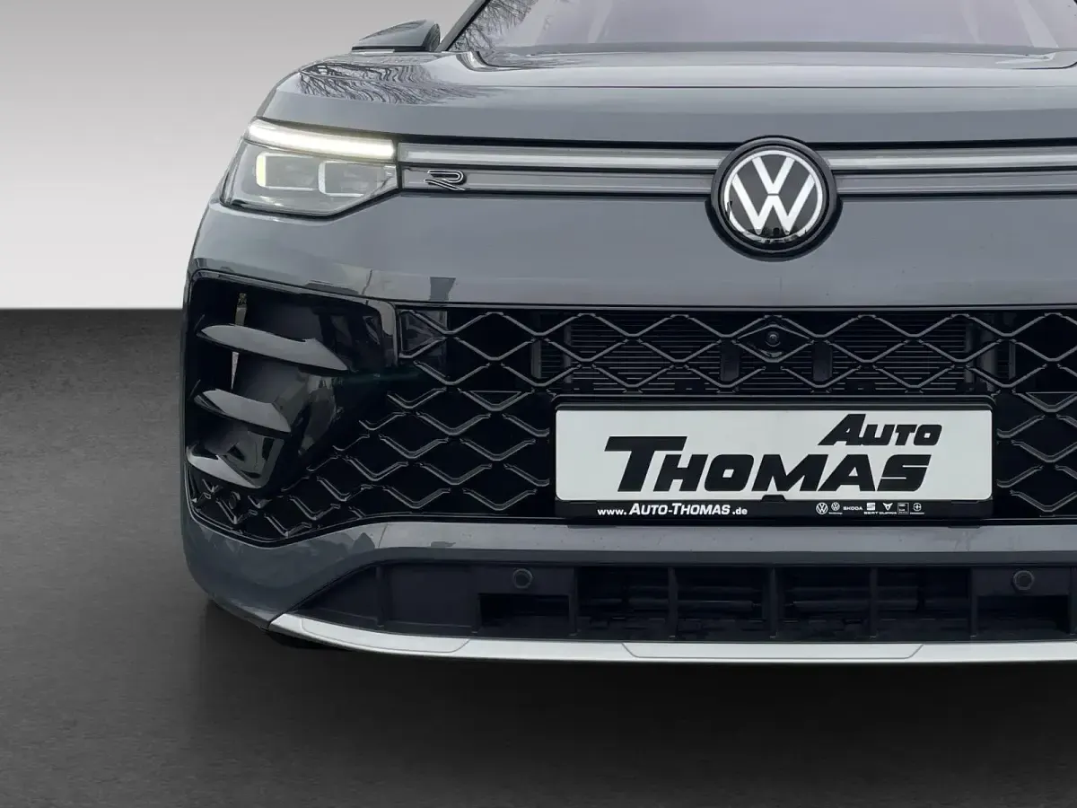 Gebraucht VW Tayron R-line 193 PS (141 kW) 2025 Delfingrau metallic (metallic) SUV