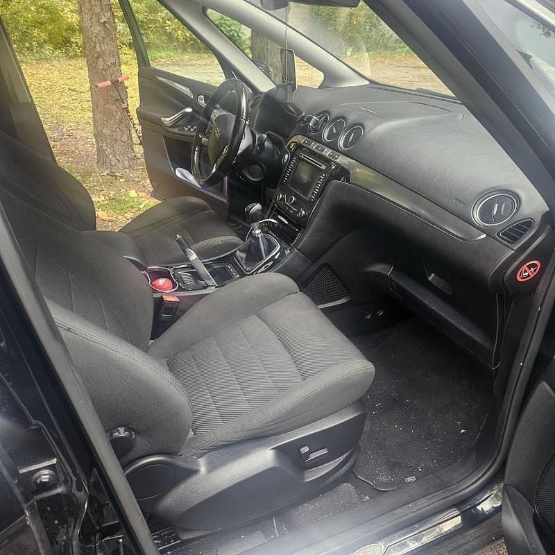 Schwarz Gebraucht 2012 Ford S-MAX Titanium Van / Kleinbus | 7.000 € - Bild 1/4