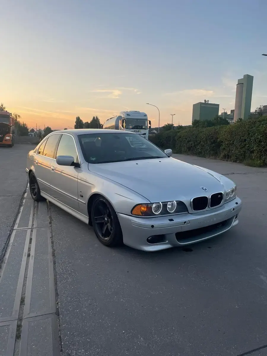 Gebraucht BMW 525 M Sport 193 PS (141 kW) 2002 Silber Limousine