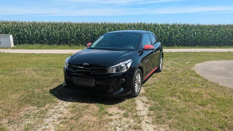 Schwarz Gebraucht 2019 Kia Rio DREAM-TEAM Edition Limousine | 11.900 € (Guter Preis) - Bild 1/4