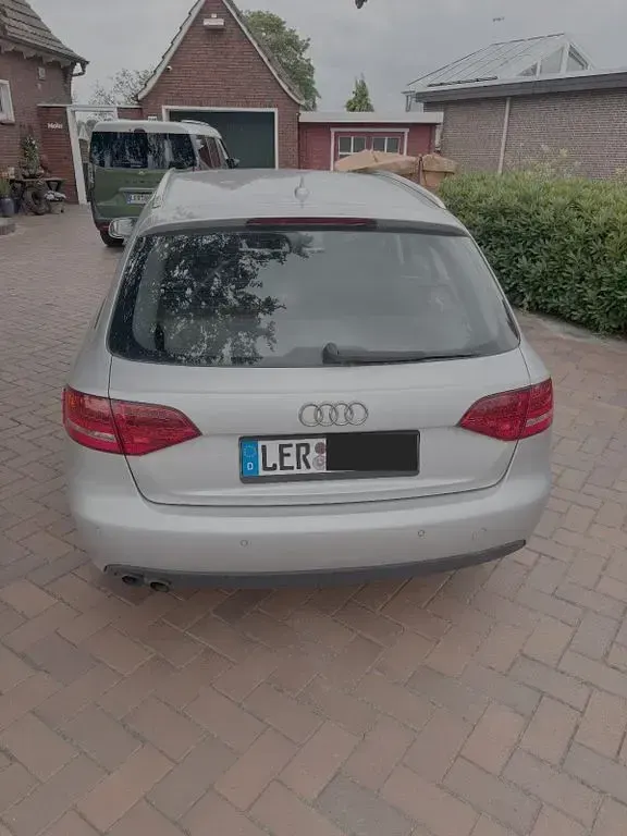 Gebraucht Audi A4 Ambiente 143 PS (105 kW) 2010 Silber Kombi